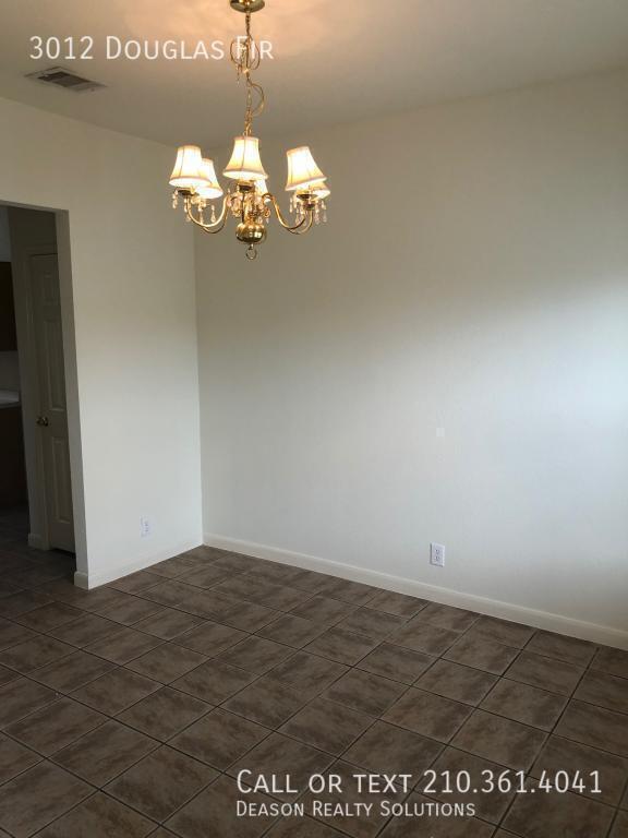 Foto del edificio - 3012 Douglas Fir Dr