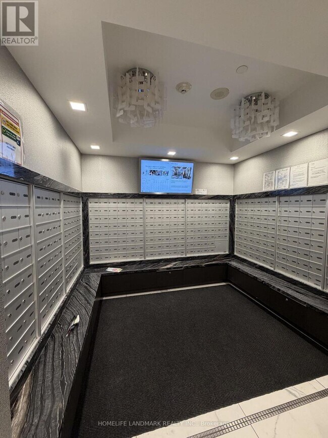 Building Photo - 3600 Hwy 7