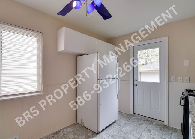 Foto del edificio - 3 BD 1 Bath in Hazel Park