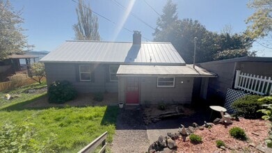 Building Photo - 762 Erie Ave