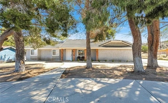 Foto principal - 7365 Chase Ave