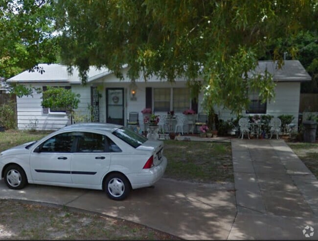 Building Photo - 4415 Beacon Square Drive