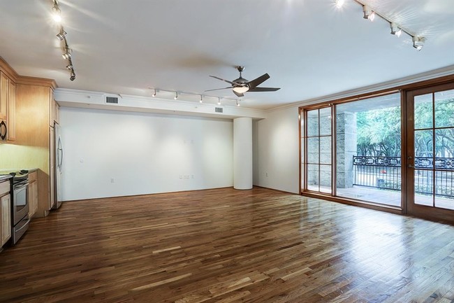 Building Photo - 3030 Post Oak Blvd