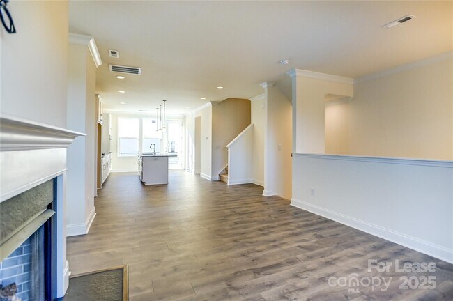 Foto del edificio - 14104 Loyola Ridge Dr