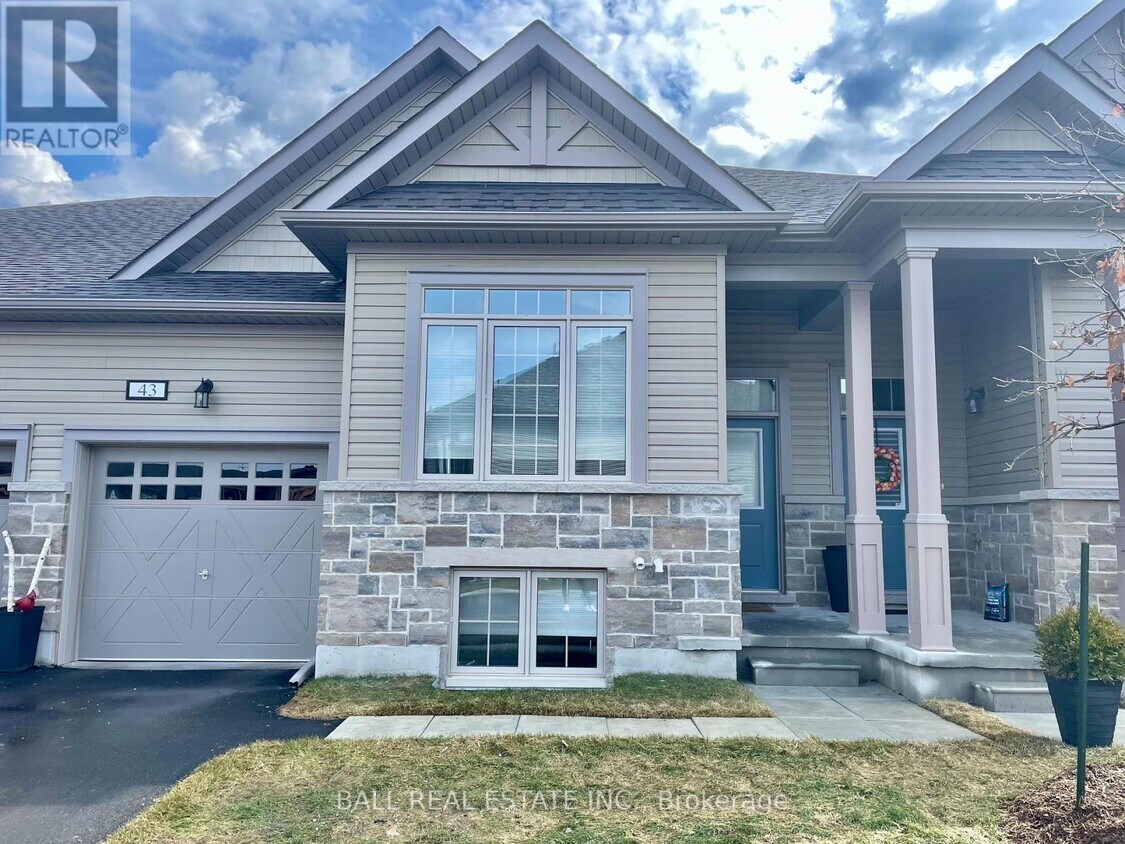 Photo principale - 17-17 Lakewood Crescent