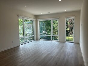Interior Photo - 44 Springside