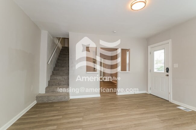 Building Photo - 814 Wachtel Ave
