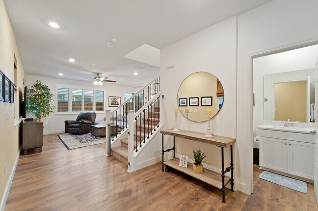 Foto del edificio - Gorgeous 4 Bedroom 3 bath in Northlake