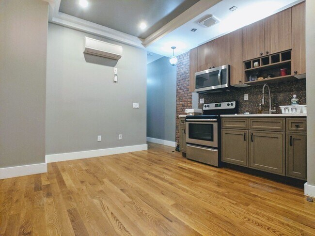 Foto del edificio - 909 St Marks Ave