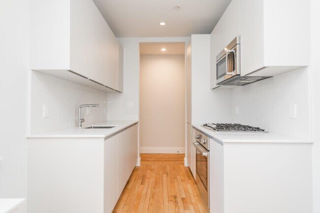 Foto del edificio - 288 Chestnut Hill Ave