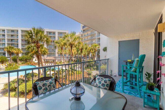 Foto del edificio - 1832 W Beach Blvd