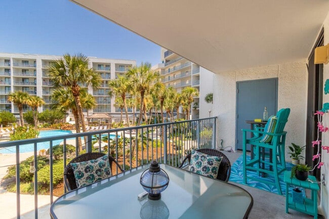 Building Photo - 1832 W Beach Blvd