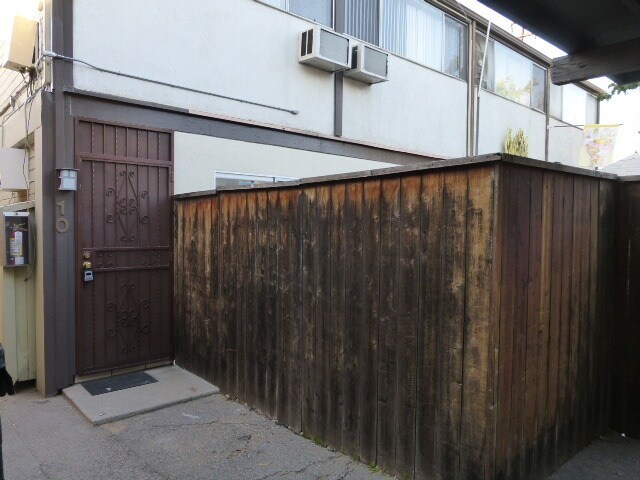 Building Photo - 726 San Pascual Ave