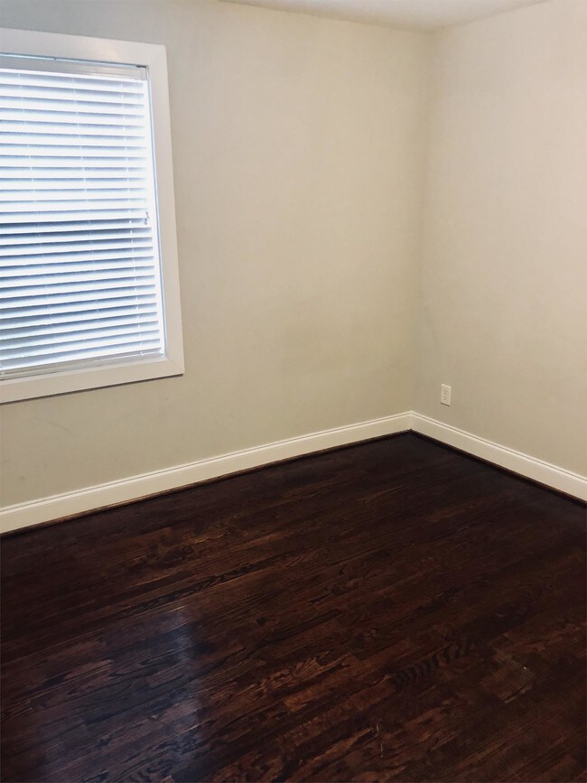 Foto del edificio - 626 Irwin St NE