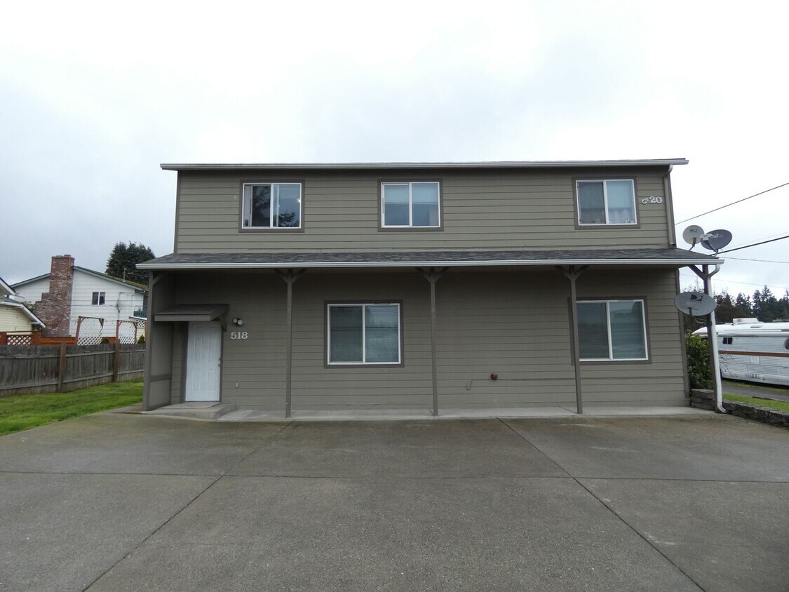 Primary Photo - APPLICATION PENDING - 518 Race 3 bed Duplex