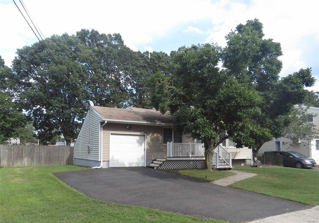 Building Photo - 29 Wayside Ln