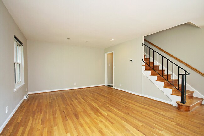 Living Room with hall to ½ bath - 2430 Arlington Blvd