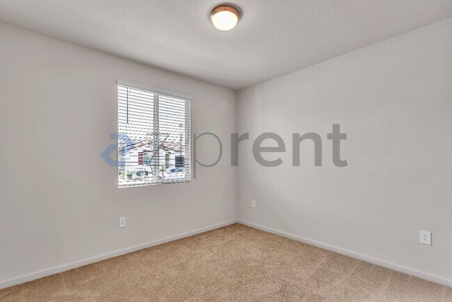 Building Photo - 1790 Haines Ave