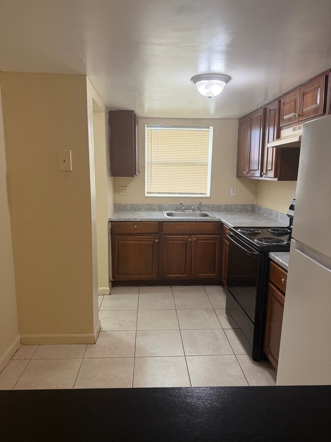 Building Photo - 2220 NW 58th Ter