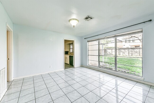 Foto del edificio - 4710 Wedgewood Dr
