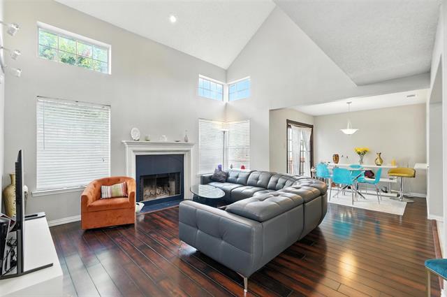 Foto del edificio - 1426 Harmony Ln