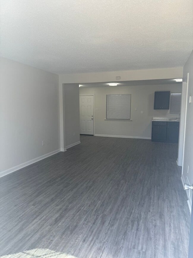 Building Photo - Newly Renovated Home In Raleigh