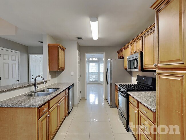 Building Photo - 2098 Clearvista Dr NW