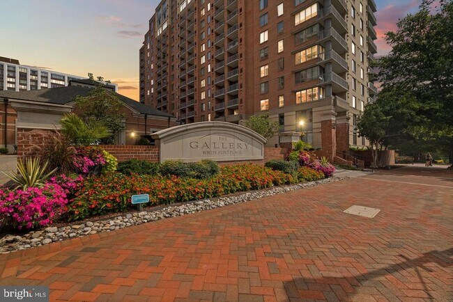 Foto del edificio - 11710 Old Georgetown Rd