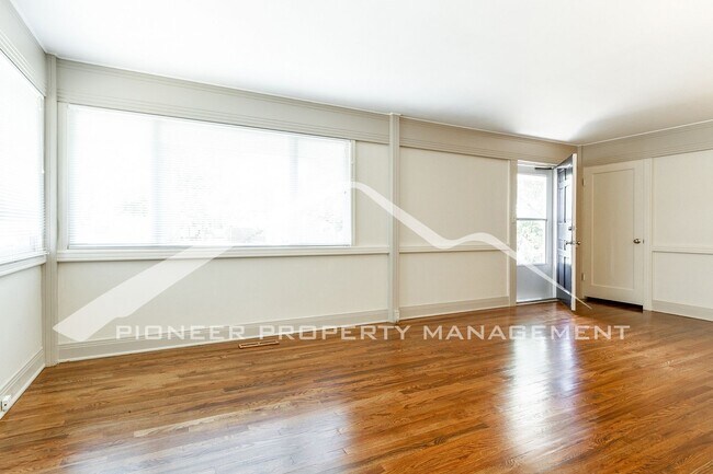 Photo - Cozy Home with Washer/Dryer and Fenced Yard