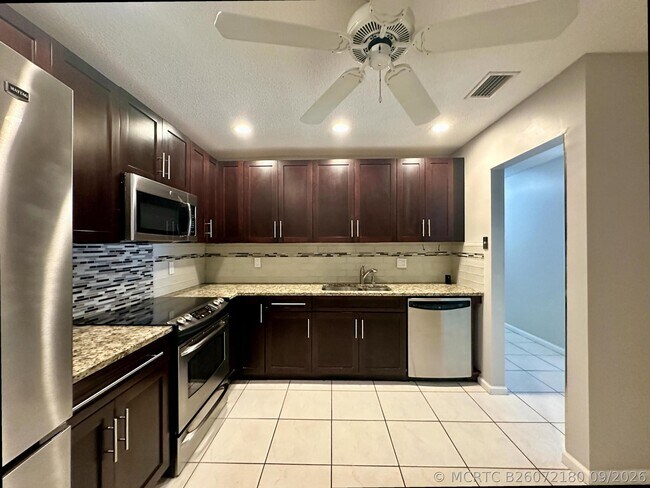 Building Photo - 9292 Sable Ridge Cir