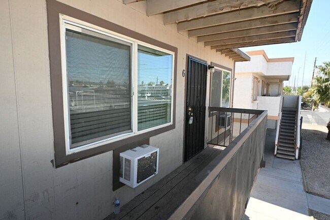 Building Photo - 3021 E Carey Ave