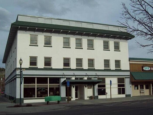 Building Photo - 190 Main St