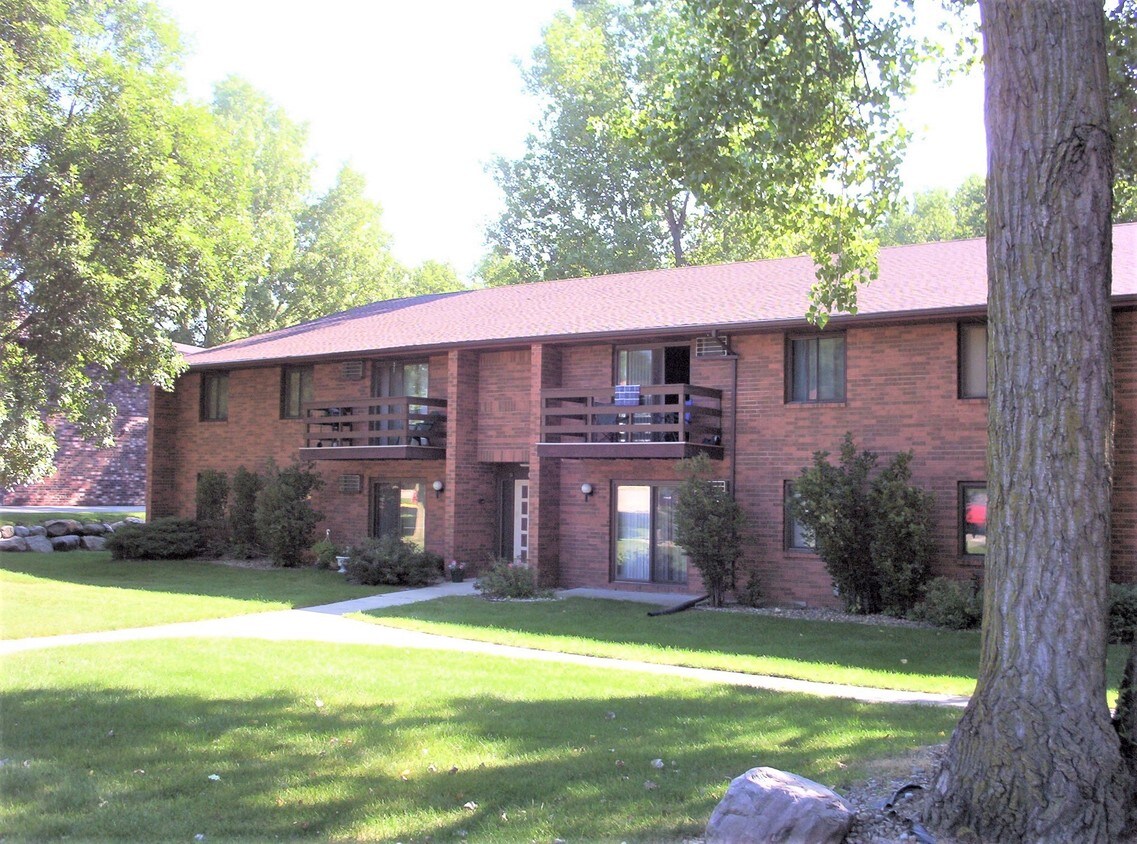 Primary Photo - 2343 Chalet Gardens Rd