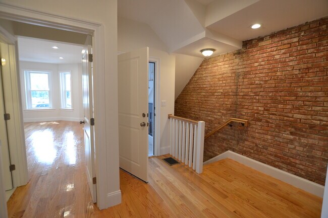 Foto del edificio - 79 Brighton Ave