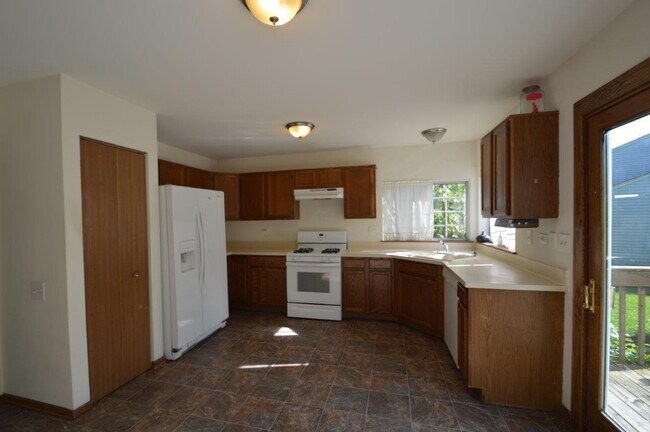 Building Photo - 2039 Aronomink Cir