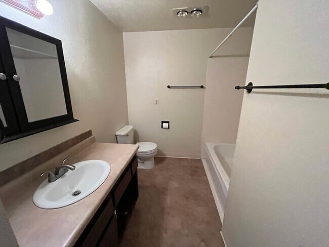 Foto del edificio - Charming Duplex unit in Meridian!