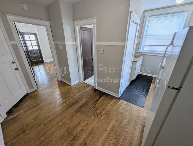 Foto del edificio - 5028 Chippewa St