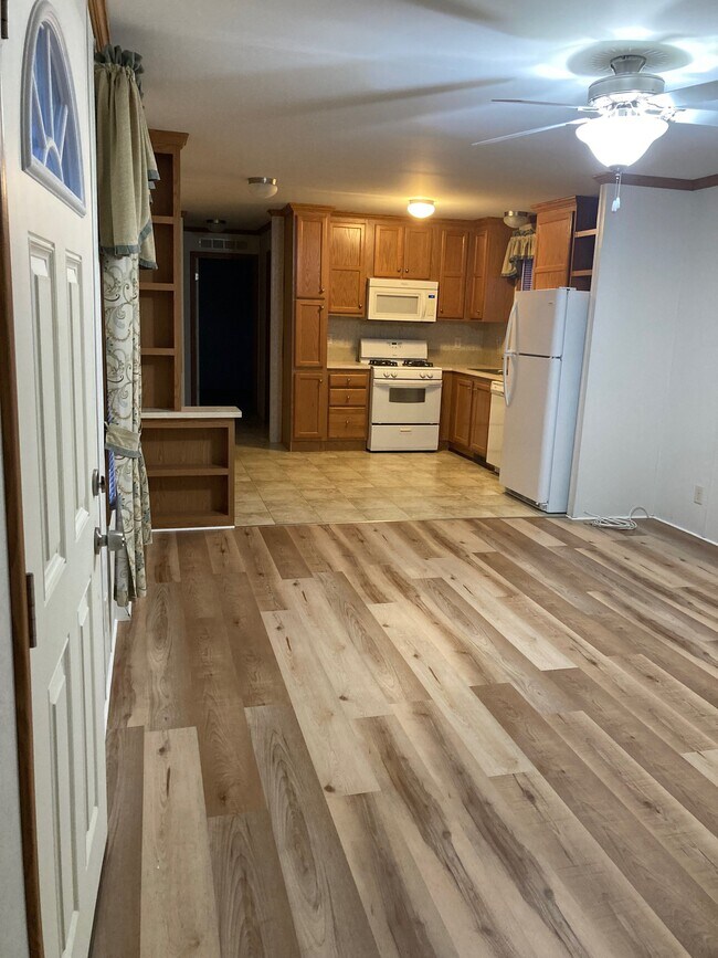 Building Photo - 58 Edgewood Dr