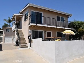 Building Photo - 318 W Avenida Palizada