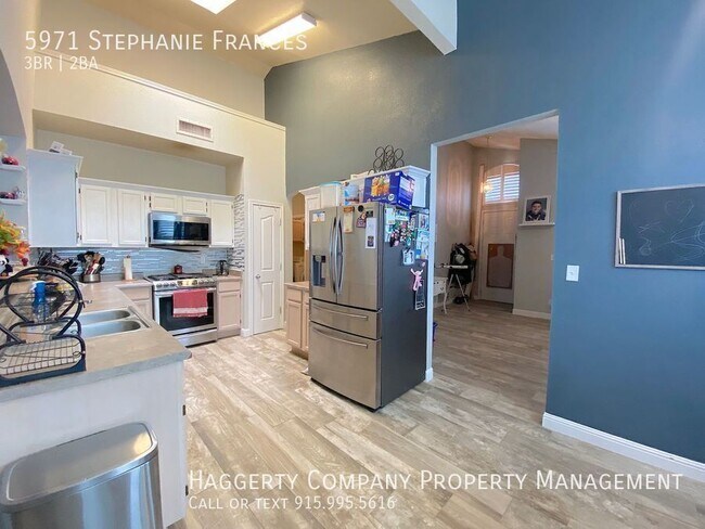 Foto del edificio - 5971 Stephanie Frances St