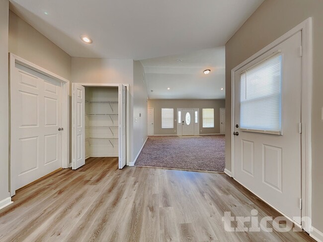 Foto del edificio - 4682 Bayview Dr