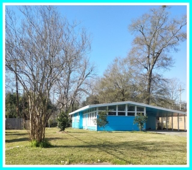 Building Photo - 3475 Redwood Dr