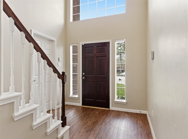 Foto del edificio - 3327 Shady Glen Ln