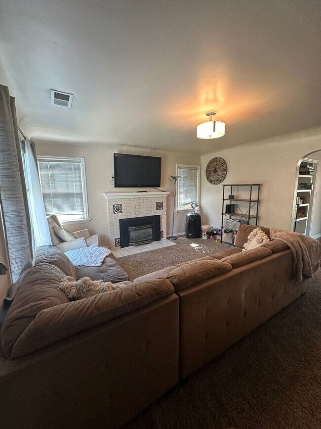 Foto del edificio - Cute 2-Bedroom in the suburbs