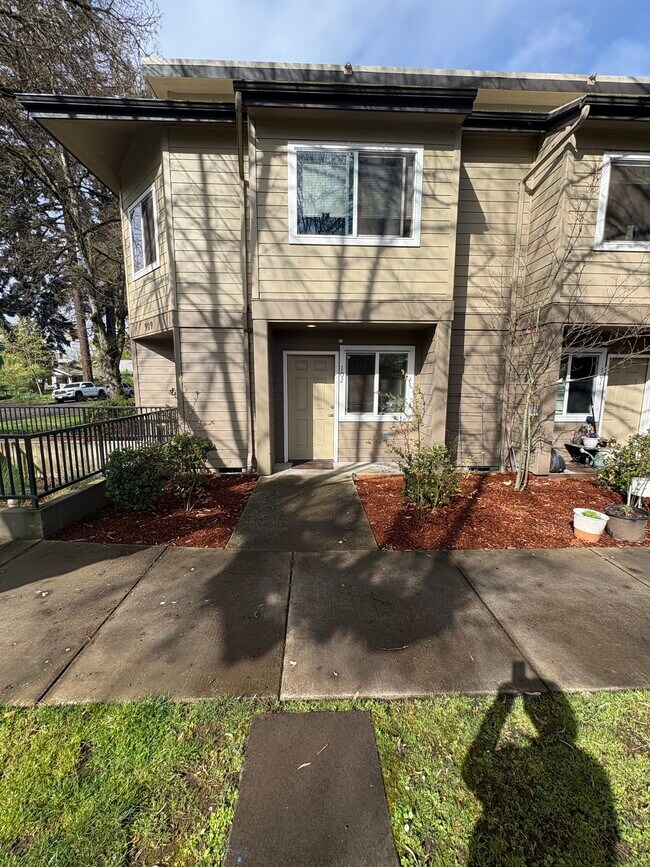 Foto del edificio - 909 W 4th Ave