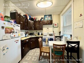 Building Photo - 834 S Miller St