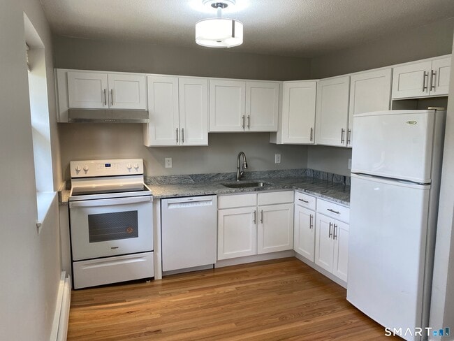 Photo - 12 Mountain Laurel Dr (Wethersfield, CT) Apartment