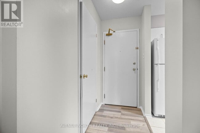 Building Photo - 318 Lorry Greenberg Dr