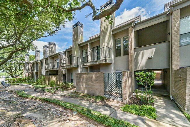 Foto del edificio - 10811 Richmond Ave