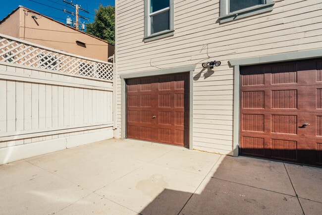 Building Photo - 948 North Hayworth Avenue